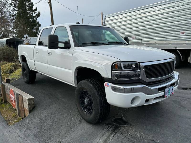 2004 GMC Sierra 2500HD for sale at 3 BOYS CLASSIC TOWING and Auto Sales in Grants Pass OR