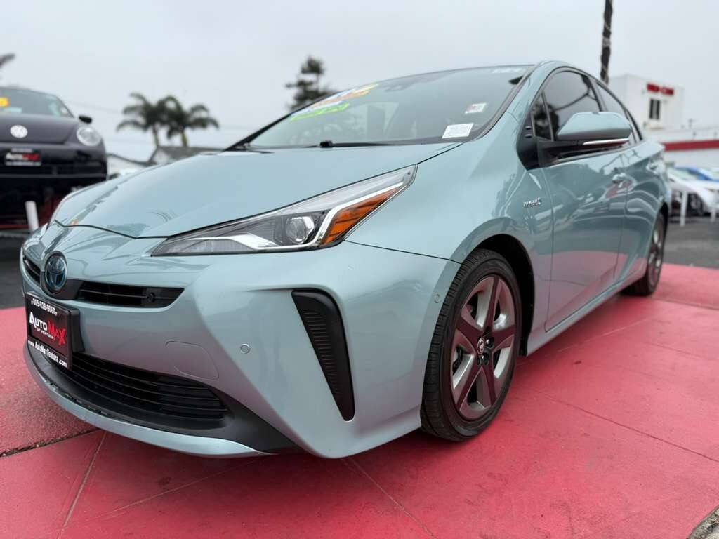 2021 Toyota Prius Limited 4dr Hatchback's photo