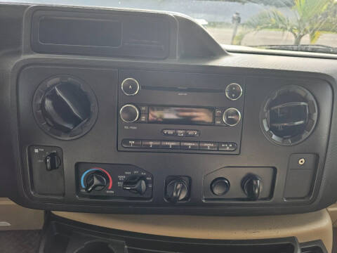 2015 FORD ECONOLINE E450 CLASS C THOR MAJESTIC 28A MOTORHOME