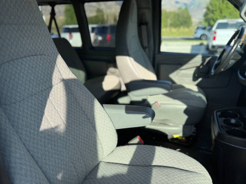 2023 Chevrolet Express LS 3500