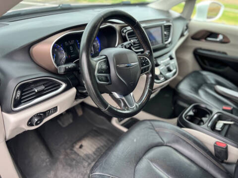 2017 Chrysler Pacifica Touring-L Plus