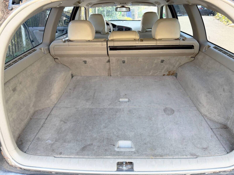 2004 Volvo V70 2.4