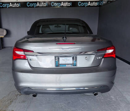 2013 Chrysler 200 Touring