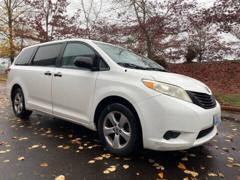 2012 Toyota Sienna Base 7-Passenger