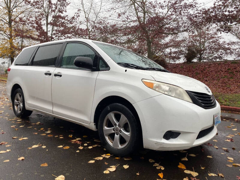 2012 Toyota Sienna Base 7-Passenger