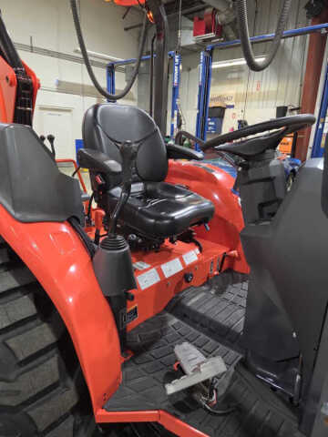 2021 Kubota M62  Tractor  Loader  Backhoe