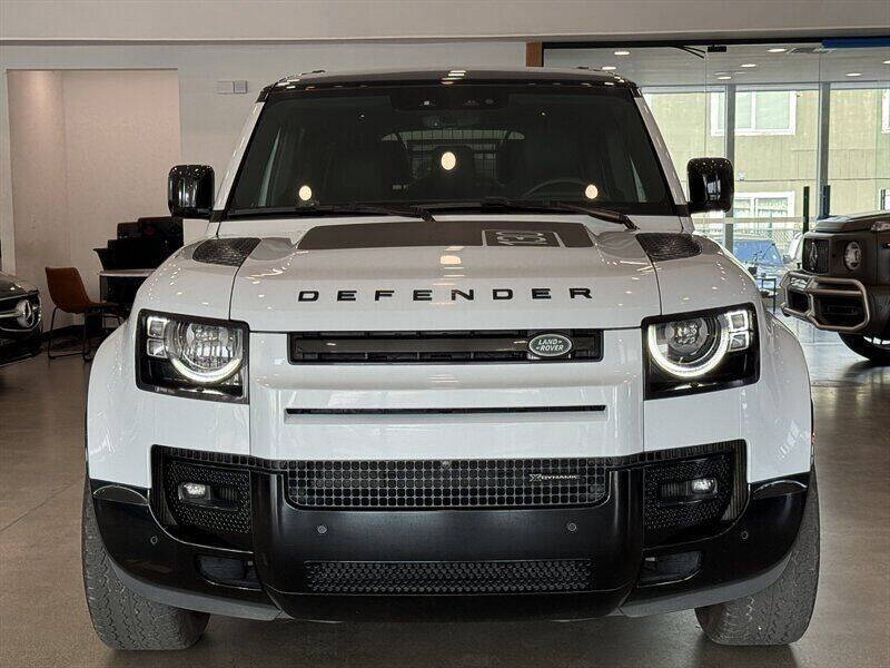 2023 Land Rover Defender 130 X-Dynamic SE