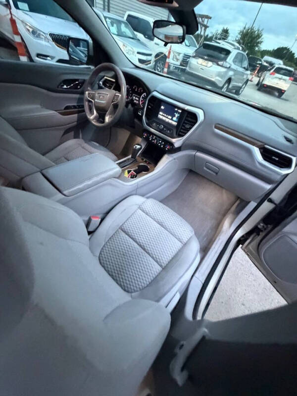 2017 GMC Acadia SLE-1