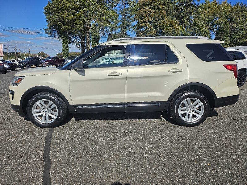 2018 Ford Explorer XLT photo 7