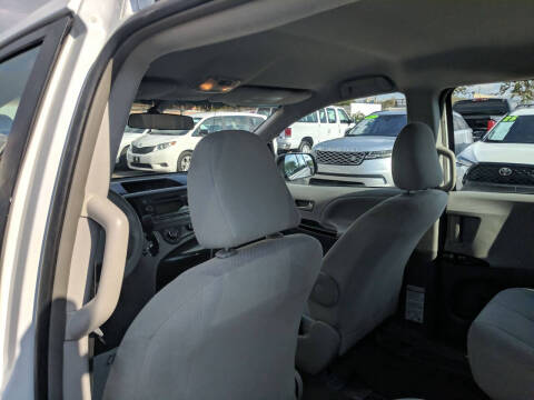 2014 Toyota Sienna L 7-Passenger