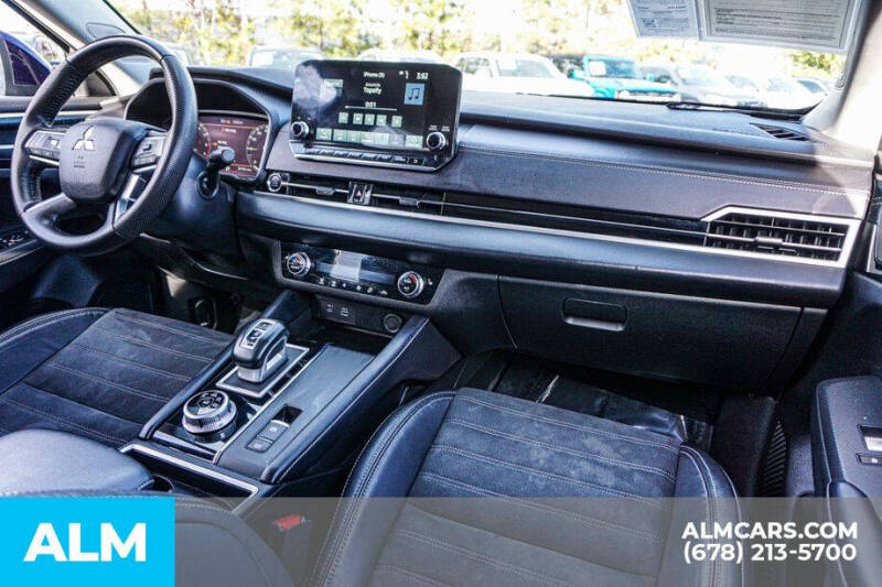 2023 Mitsubishi Outlander SE