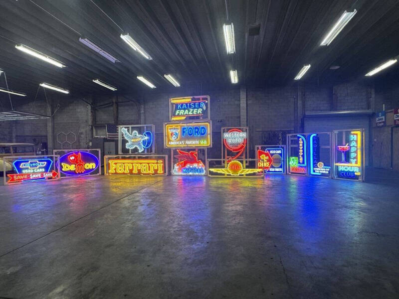 1900 Ferrari NEON SIGN