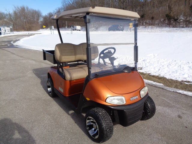 2017 E-Z-GO RXV