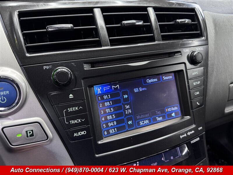 2014 Toyota Prius v Five
