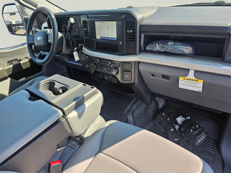 2025 Ford F-350 Super Duty XL