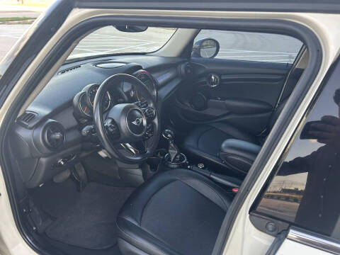 2016 MINI Hardtop 4 Door Cooper