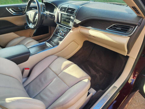 2017 Lincoln Continental Select