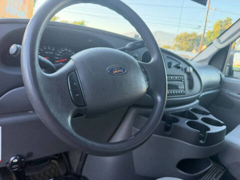 2006 Ford E-Series E-350 SD XLT