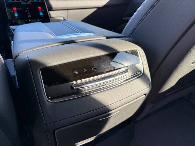 2025 Cadillac Escalade ESV Sport