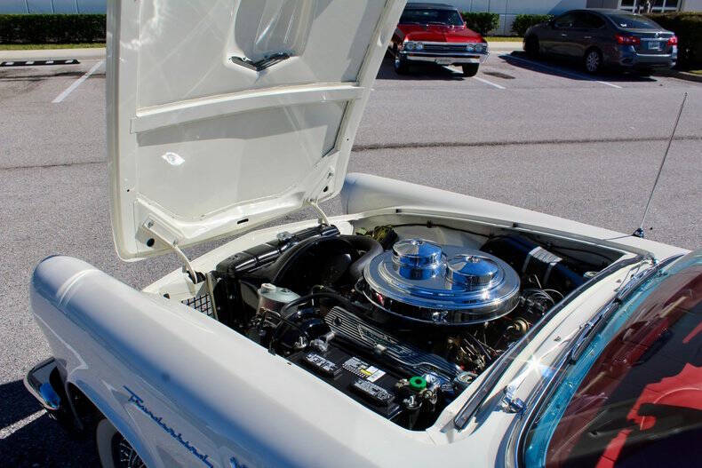 1957 Ford Thunderbird