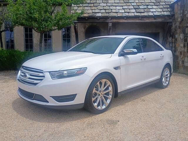 White Platinum Tri-Coat 2017 Ford Taurus Limited Limited 4dr Sedan 77