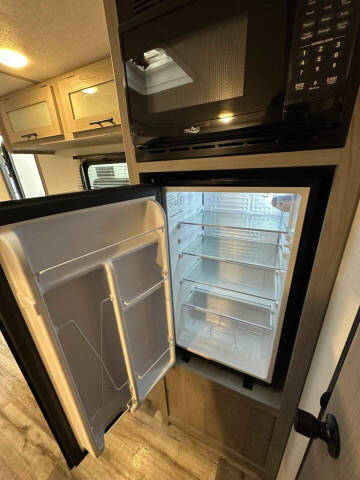 2023 Keystone RV Dutchmen Coleman 17B