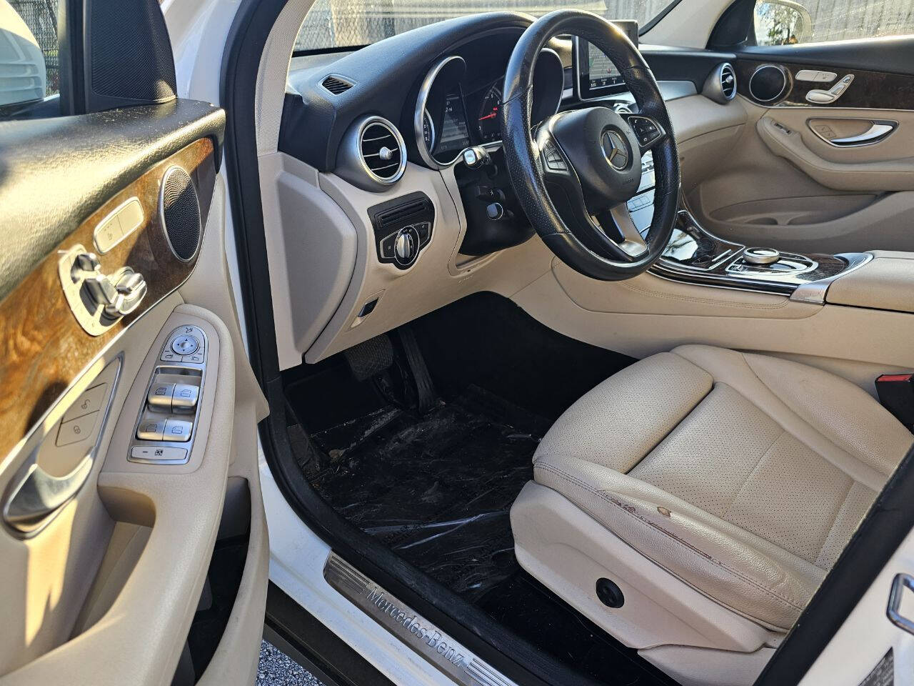 2017 MERCEDES-BENZ GLC-Class SUV / Crossover - $19,935