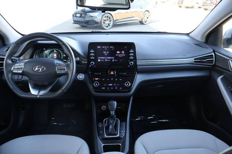 2021 Hyundai Ioniq Hybrid SE