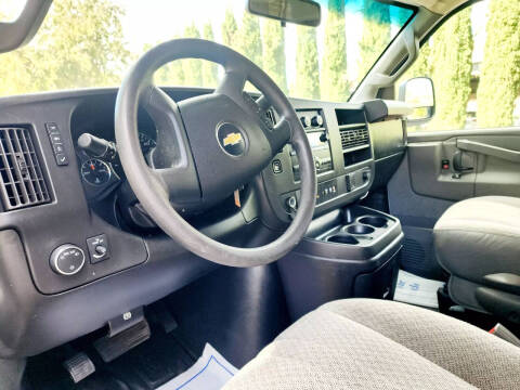 2018 Chevrolet Express LT 2500