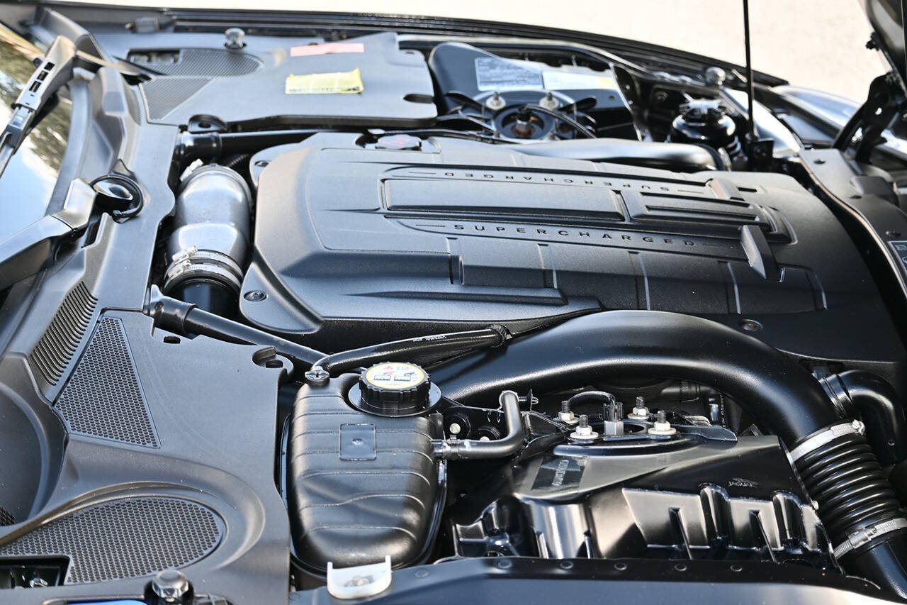 2007 Jaguar XK-Series 32