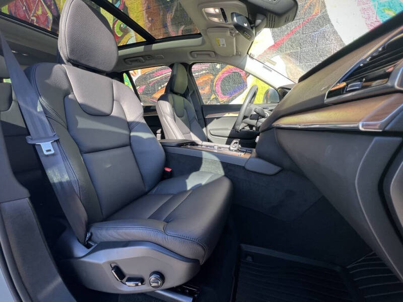 2024 Volvo XC90 B6 Plus Bright Theme 6P