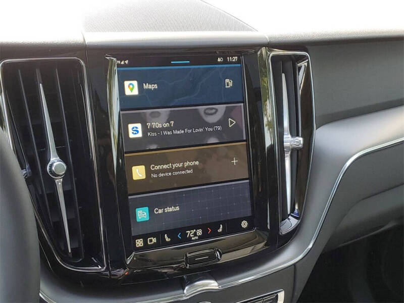 2025 Volvo XC60 B5 Core Dark Theme