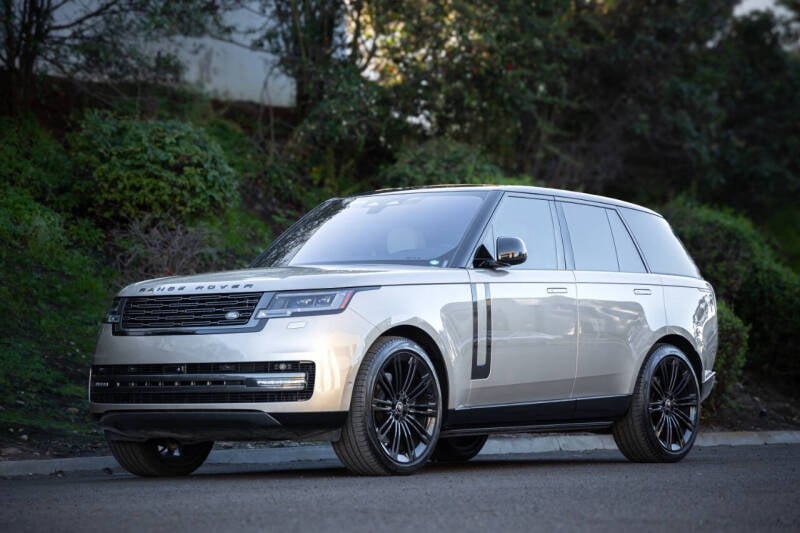 2023 Land Rover Range Rover SE photo 13