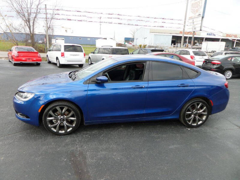 2016 Chrysler 200 S photo 4