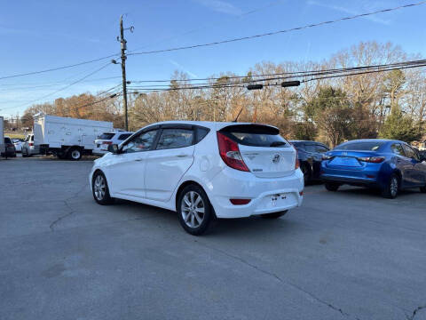2013 Hyundai Accent SE