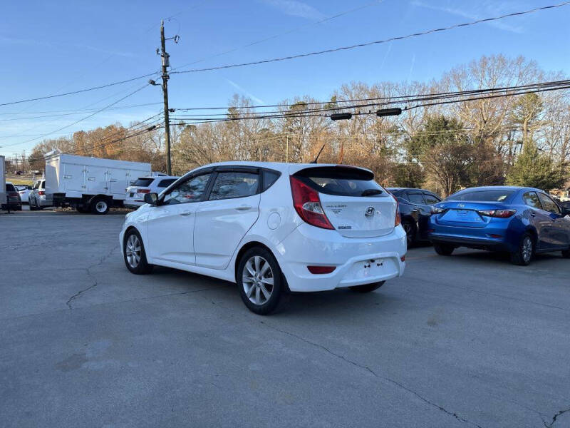 2013 Hyundai Accent SE