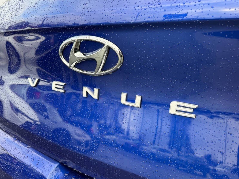 2022 Hyundai Venue SE