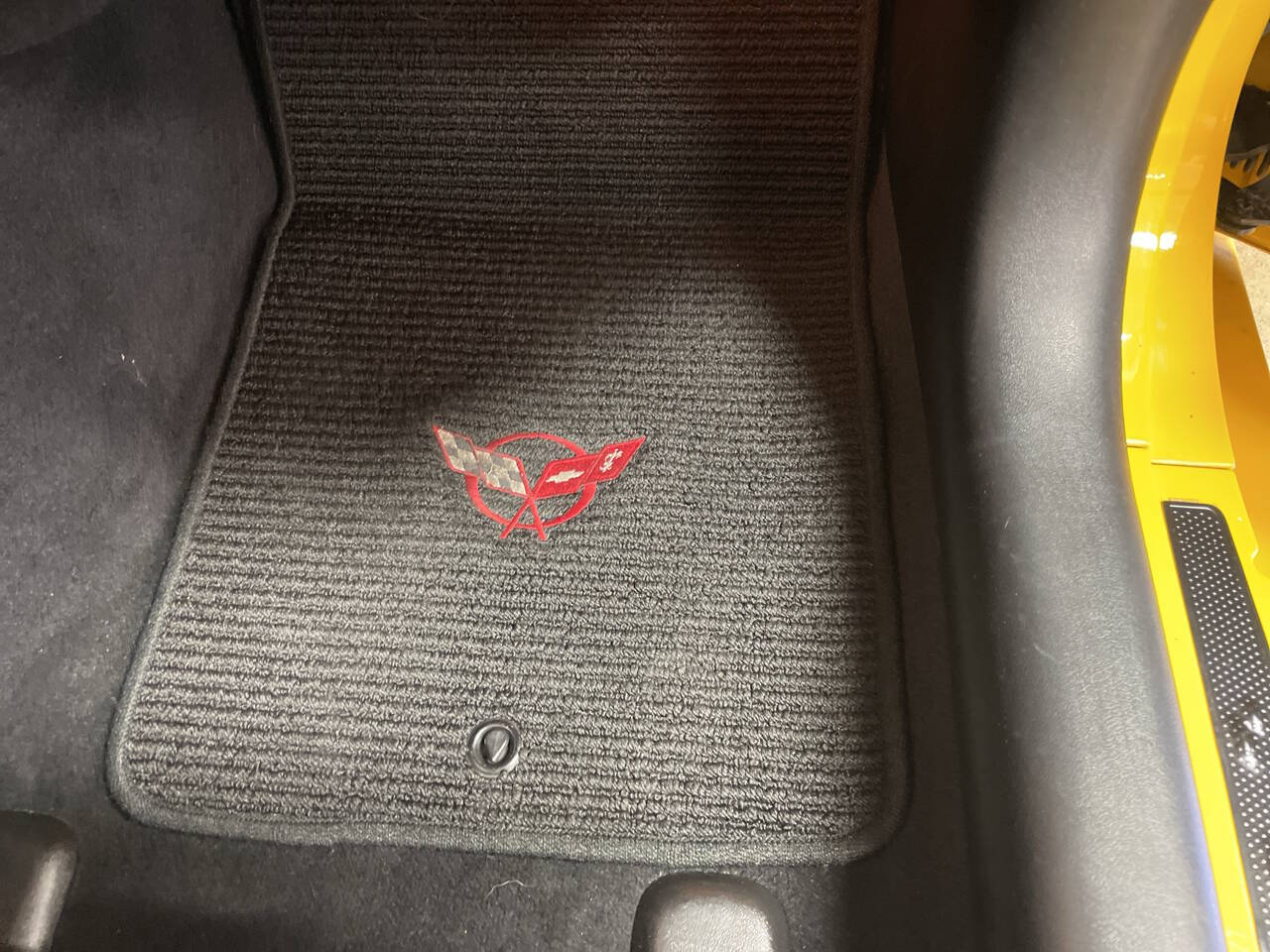 2004 Chevrolet Corvette 27