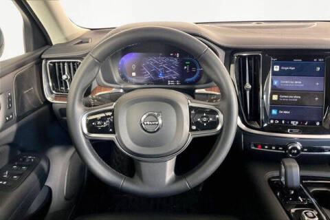 2024 Volvo S60 Recharge T8 Ultimate Dark Theme