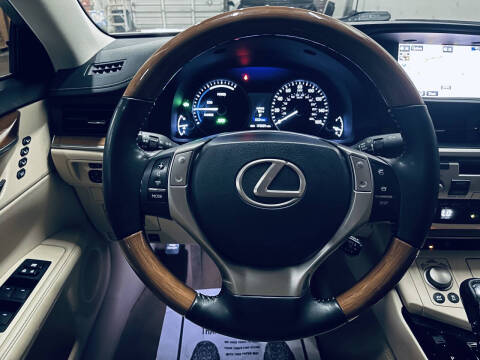 2015 Lexus ES 300h