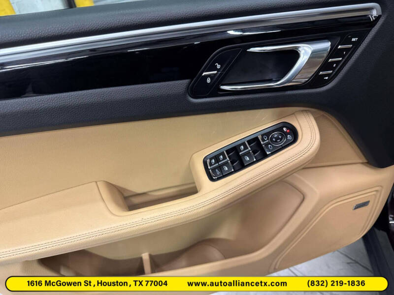 2017 Porsche Macan S