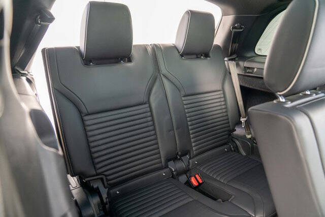 2022 Land Rover Discovery 15