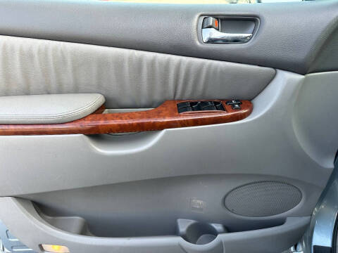 2004 Toyota Sienna XLE 7 Passenger