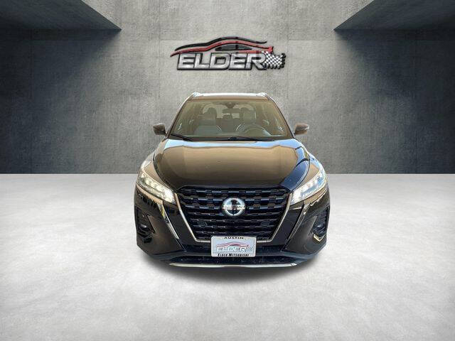 2021 Nissan Kicks SR