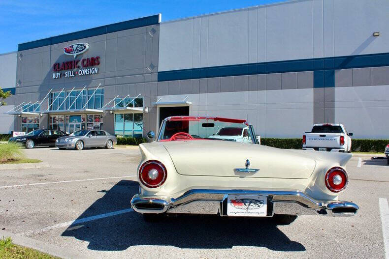1957 Ford Thunderbird