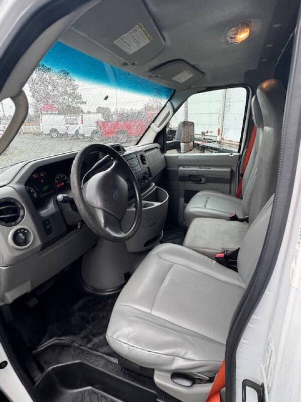 2018 Freightliner M2 106