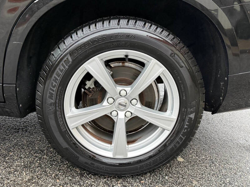 2016 Volvo XC90 T5 Momentum