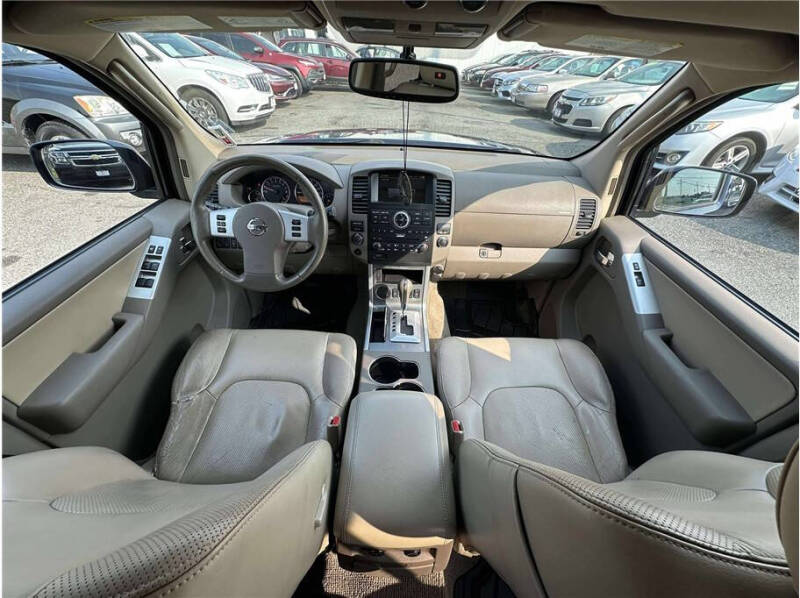 2011 Nissan Pathfinder Silver Edition