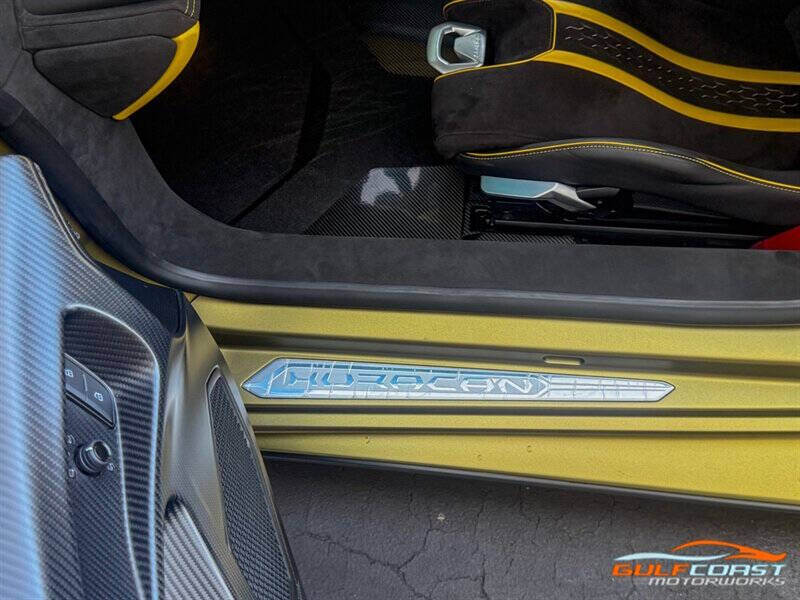 2023 Lamborghini Huracan Tecnica