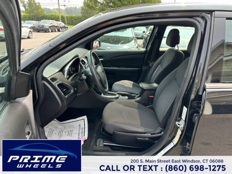 2013 Chrysler 200 LX